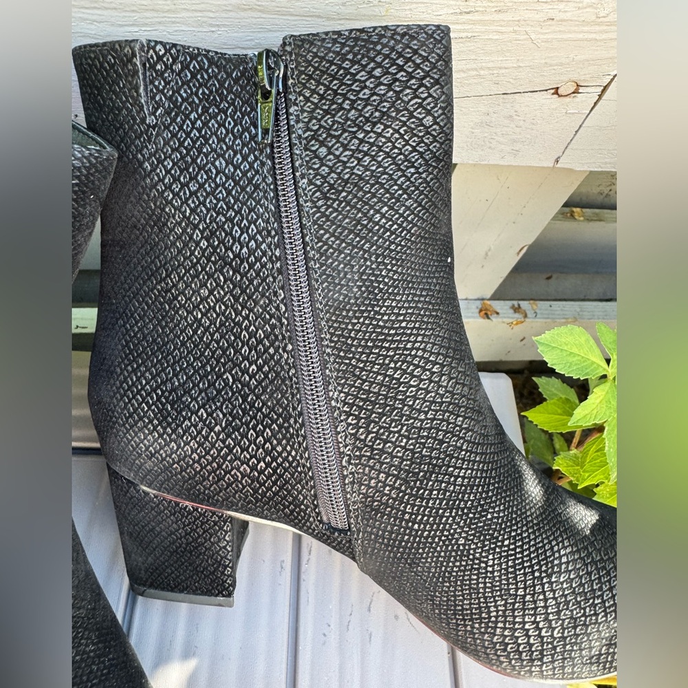 NWT 8.5WW extra wide black booties - Picture 8 of 15
